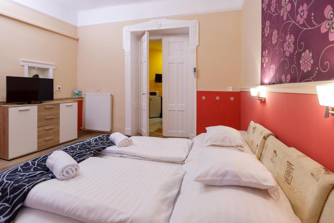 Central Apartman Gyula Exterior foto
