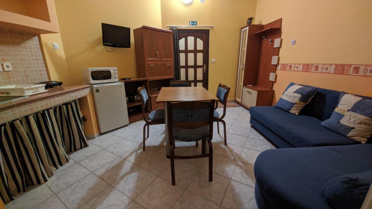 Central Apartman Gyula Exterior foto