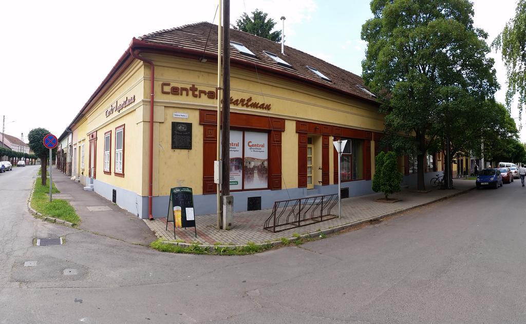 Central Apartman Gyula Exterior foto